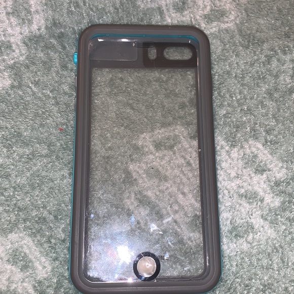 It’s a iPhone case that works for the iPhone 7 Plus and the 8 plus - Picture 5 of 7